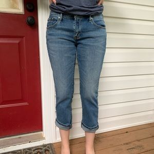 Levi’s boyfriend jeans